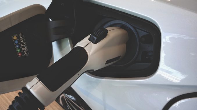 Analys av energilagringsteknologier och deras investeringspotential illustration